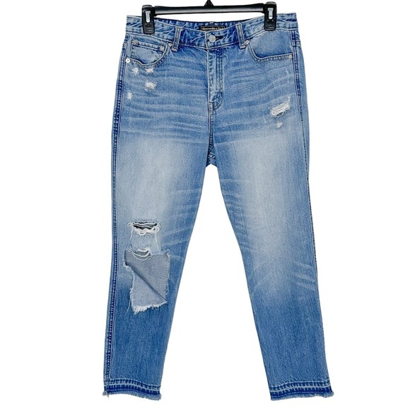 Abercrombie & Fitch Signature Collection High-Rise Distressed Release Hem Jeans - Picture 1 of 13